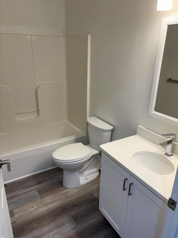 182 Hunters Lane NE 56, Rockford, MI 49341