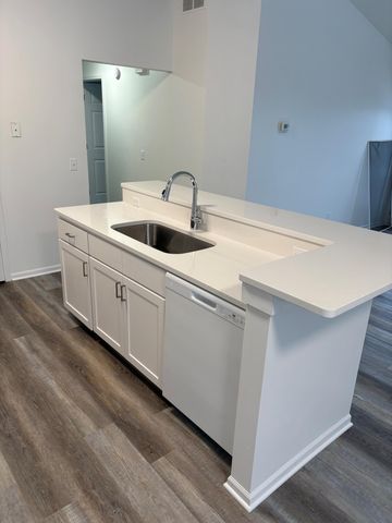 182 Hunters Lane NE 56, Rockford, MI 49341