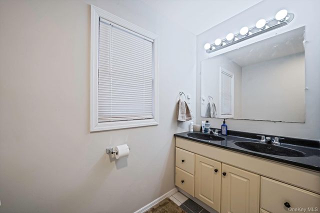 126 Wauwepex Trail, Ridge, NY 11961