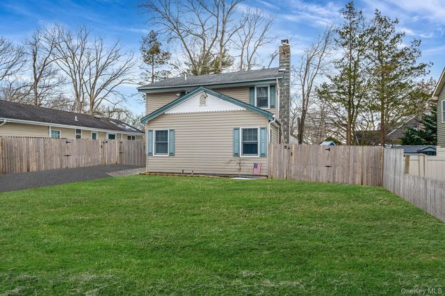 126 Wauwepex Trail, Ridge, NY 11961