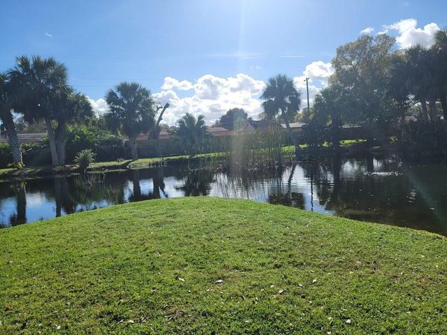 2516 S 19th Street 208, Fort Pierce, FL 34982
