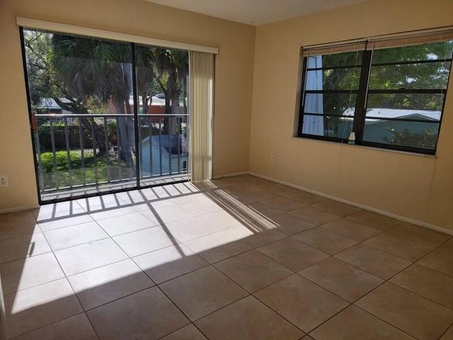 2516 S 19th Street 208, Fort Pierce, FL 34982