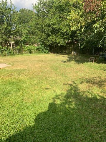 7319 Mountbatten Road, Houston, TX 77033