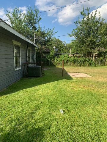 7319 Mountbatten Road, Houston, TX 77033
