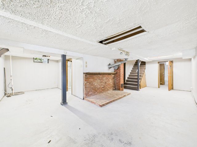 1123 N Pershing St, Wichita, KS 67208