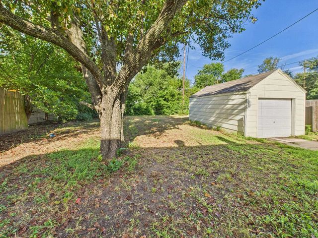 1123 N Pershing St, Wichita, KS 67208