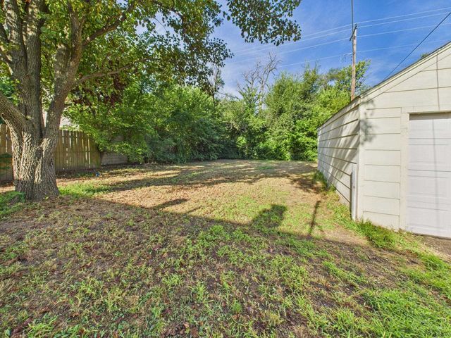 1123 N Pershing St, Wichita, KS 67208