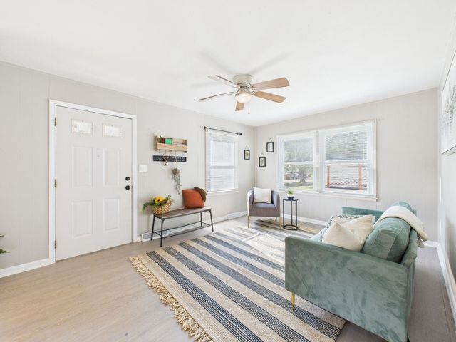 1123 N Pershing St, Wichita, KS 67208