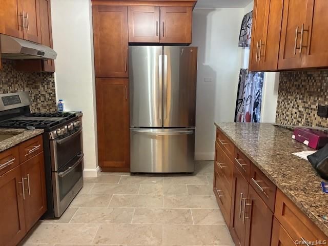 241-20 Northern Blvd 2C, Douglaston, NY 11362