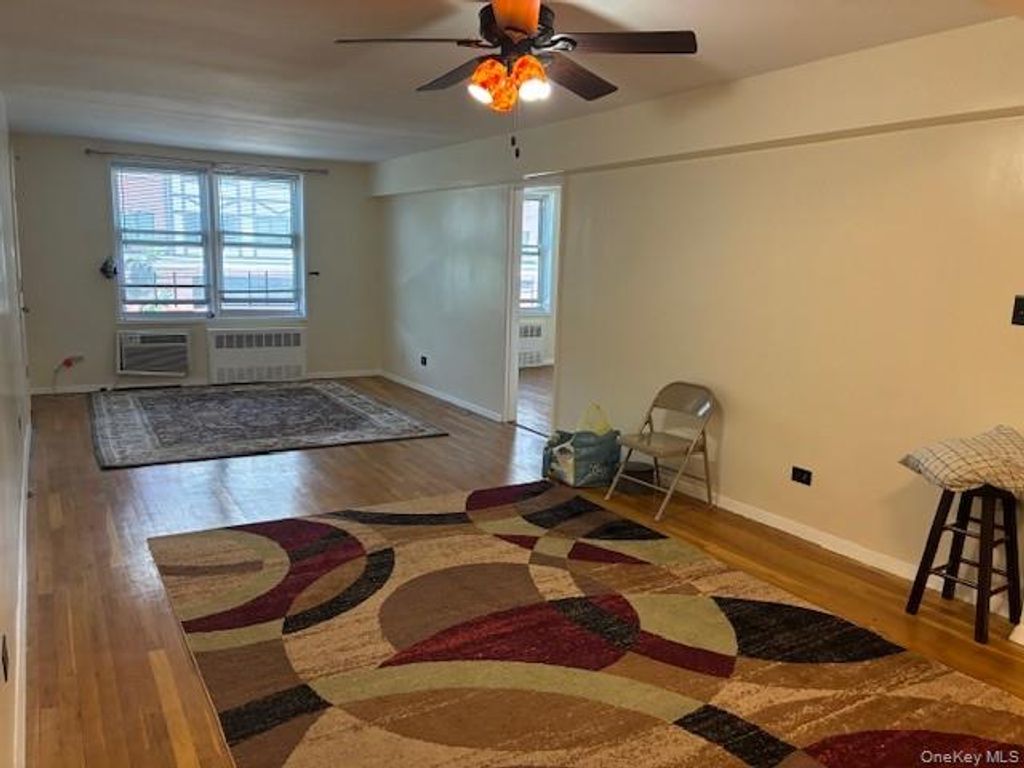 241-20 Northern Blvd 2C, Douglaston, NY 11362 — photo 5