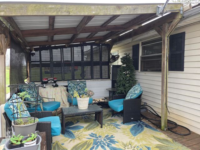 20382 Farm Road 1100, Cassville, MO 65625