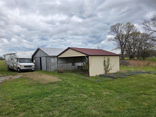 20382 Farm Road 1100, Cassville, MO 65625