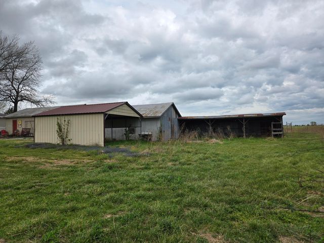 20382 Farm Road 1100, Cassville, MO 65625