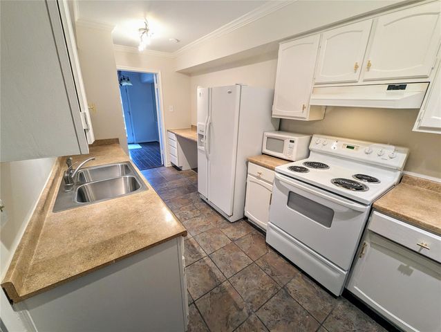 355 N Post Oak Lane 638, Houston, TX 77024