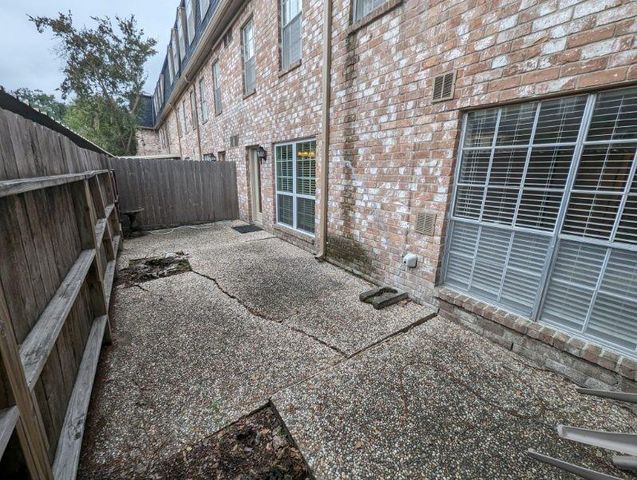 355 N Post Oak Lane 638, Houston, TX 77024