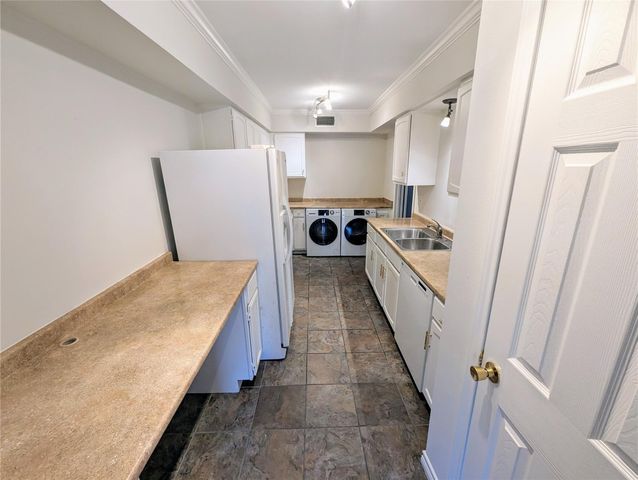 355 N Post Oak Lane 638, Houston, TX 77024