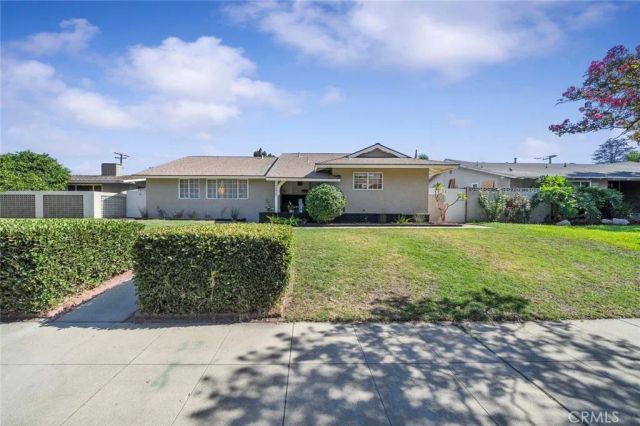 285 E Mckinley Avenue, Pomona, CA 91767