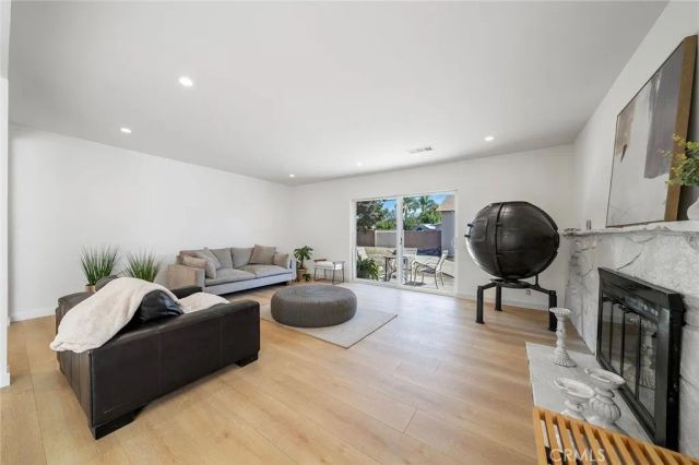 285 E Mckinley Avenue, Pomona, CA 91767