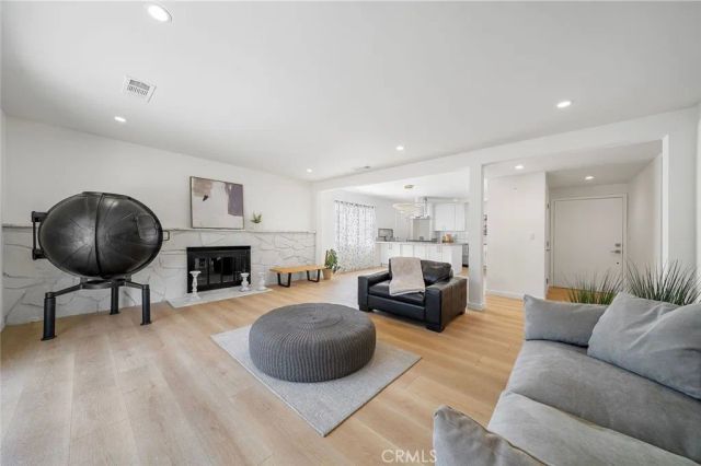285 E Mckinley Avenue, Pomona, CA 91767