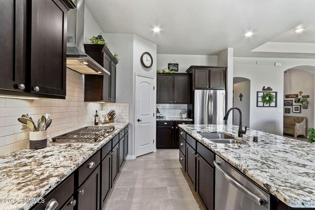 6054 Metro Woods Street, Las Cruces, NM 88012