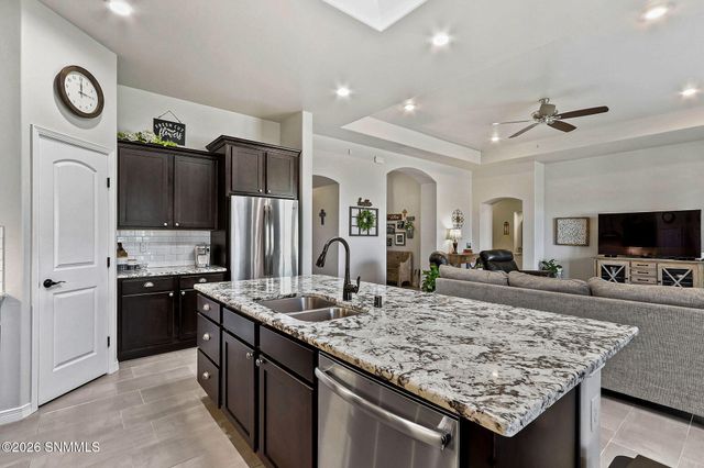 6054 Metro Woods Street, Las Cruces, NM 88012