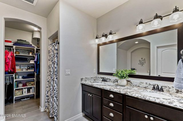 6054 Metro Woods Street, Las Cruces, NM 88012