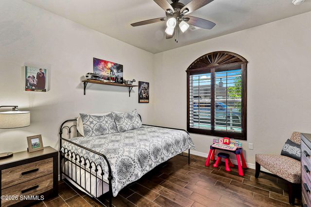 6054 Metro Woods Street, Las Cruces, NM 88012