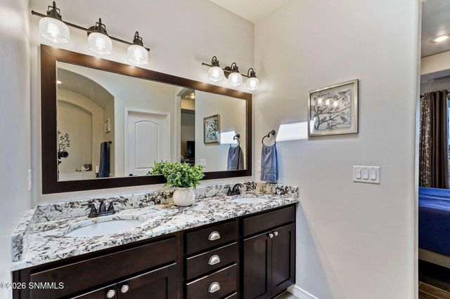 6054 Metro Woods Street, Las Cruces, NM 88012