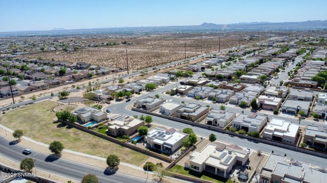 6054 Metro Woods Street, Las Cruces, NM 88012