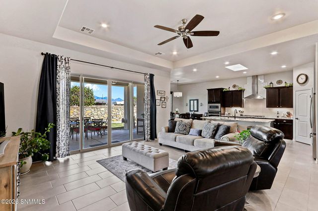 6054 Metro Woods Street, Las Cruces, NM 88012