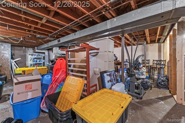 33329 Cheryl Street, Clinton Township, MI 48035