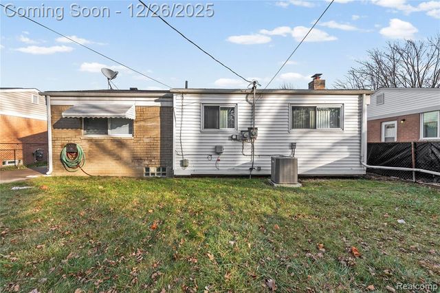 33329 Cheryl Street, Clinton Township, MI 48035