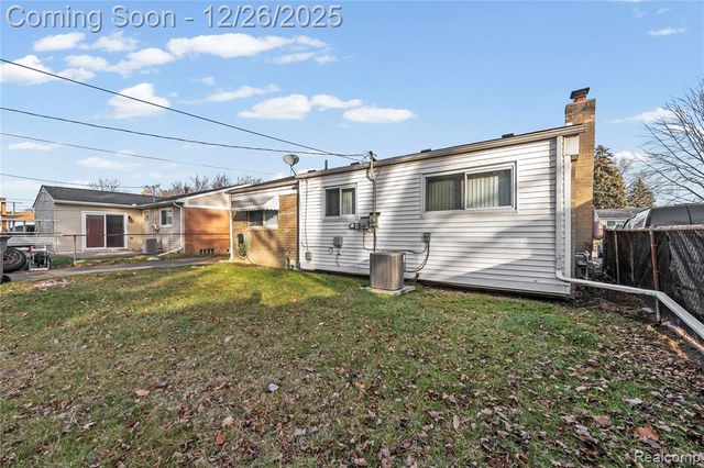 33329 Cheryl Street, Clinton Township, MI 48035