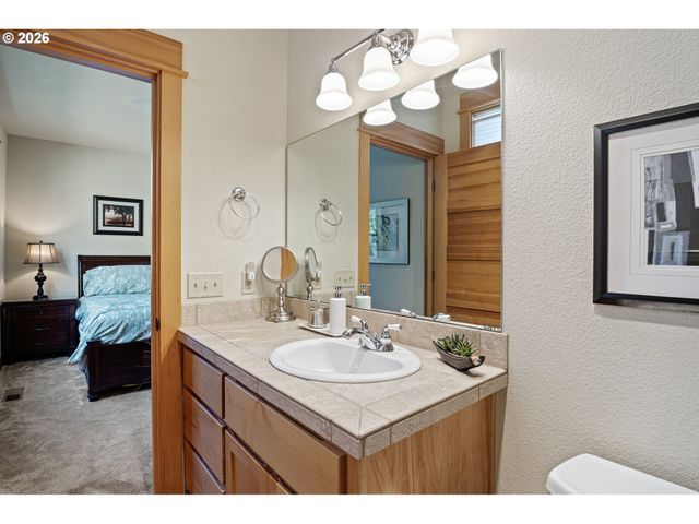11122 BUNK HOUSE Ln, Redmond, OR 97756