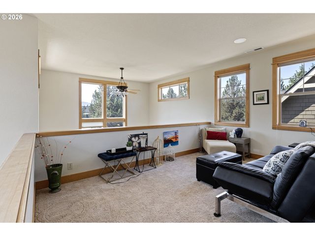 11122 BUNK HOUSE Ln, Redmond, OR 97756