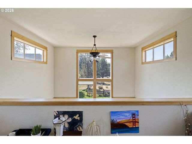 11122 BUNK HOUSE Ln, Redmond, OR 97756