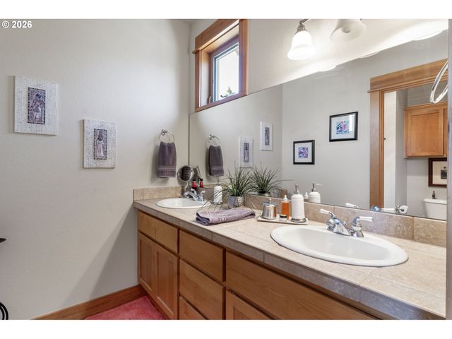 11122 BUNK HOUSE Ln, Redmond, OR 97756