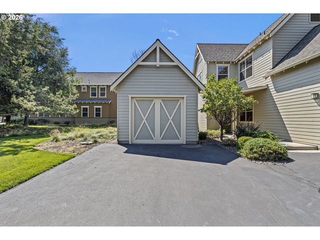 11122 BUNK HOUSE Ln, Redmond, OR 97756