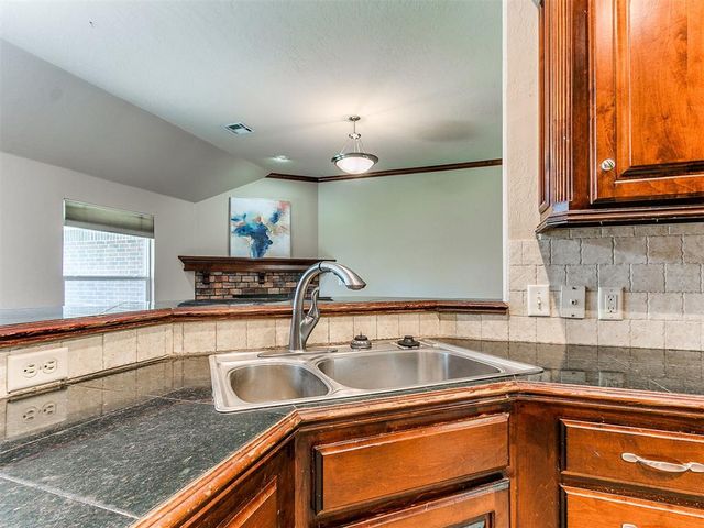 309 E Richmond Terrace, Mustang, OK 73064