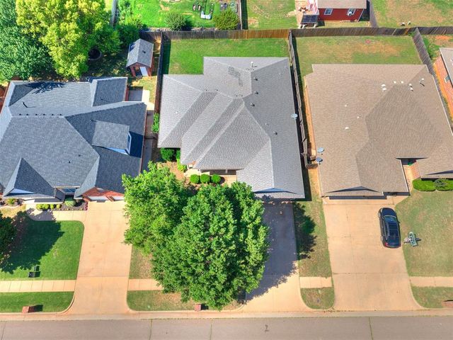 309 E Richmond Terrace, Mustang, OK 73064