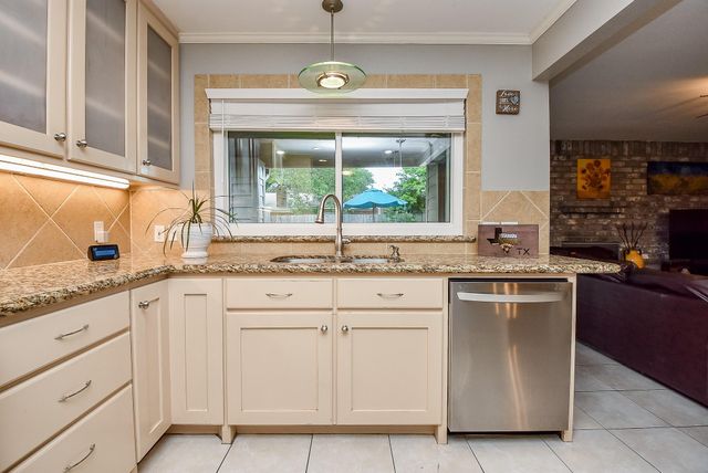 1918 Quail Grove Lane, Missouri City, TX 77459