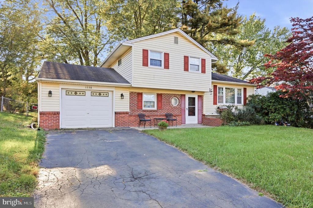 1338 BARNESS DR, Warminster, PA 18974