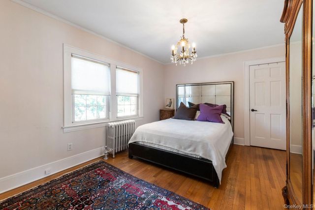 98 Washington Avenue S, Lawrence, NY 11559