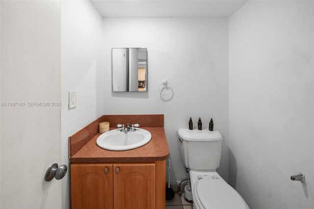 6450 Collins Ave 205, Miami Beach, FL 33141