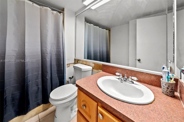 6450 Collins Ave 205, Miami Beach, FL 33141