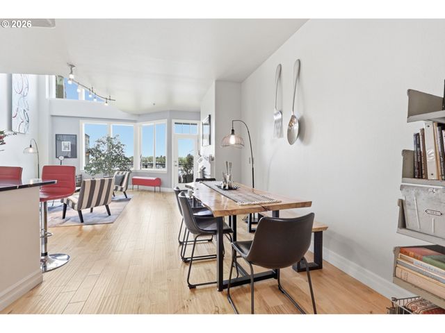 905 N HARBOUR Dr, Portland, OR 97217