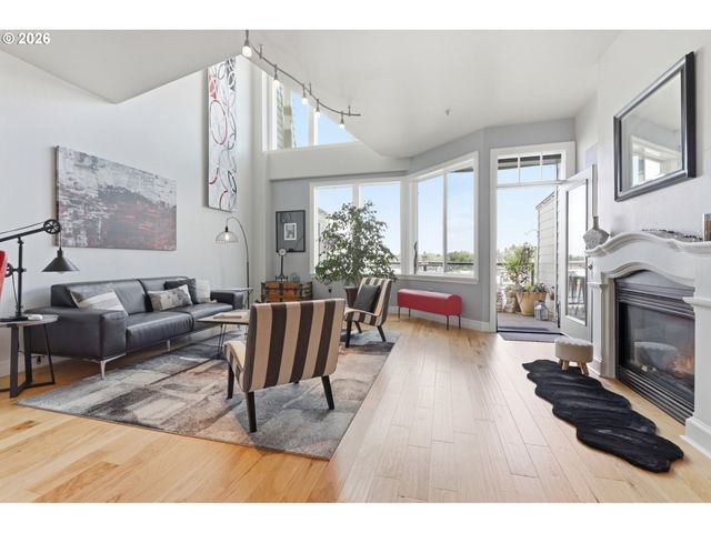 905 N HARBOUR Dr, Portland, OR 97217