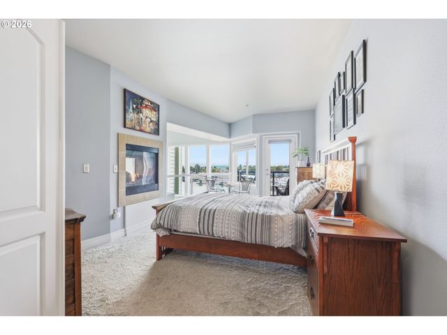 905 N HARBOUR Dr, Portland, OR 97217