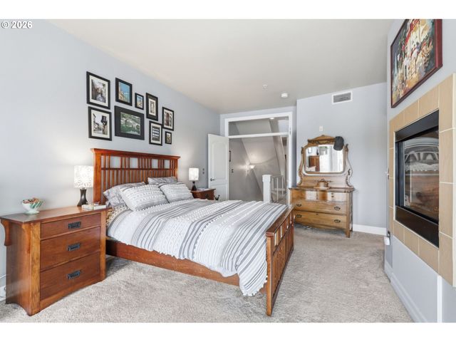 905 N HARBOUR Dr, Portland, OR 97217