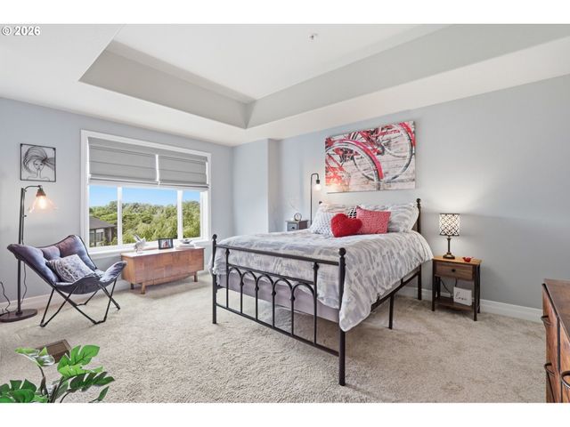 905 N HARBOUR Dr, Portland, OR 97217